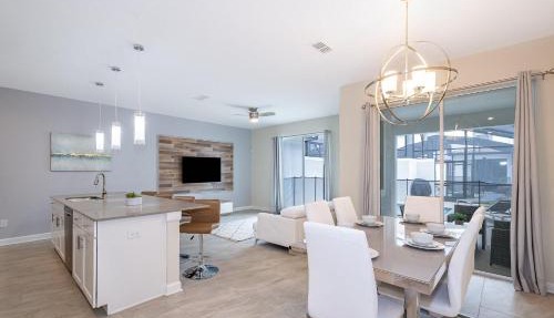 4809AM TOWNHOUSE 4 BEDROOMS & 3 BATHROOMS + POOL