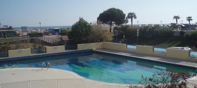 Beautiful studio apartment in a seafront building