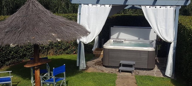 "Casa Olmo" Swimming pool and jacuzzi, private garden