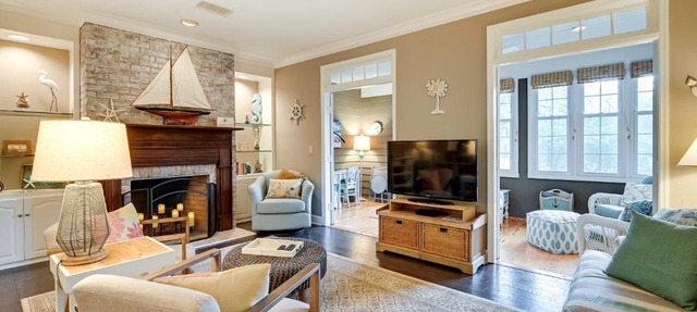 Charming Cottage Near Golf Courses & Marsh Walk!