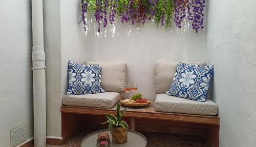 Mariposita Málaga, Historic City Centre apartment with private patio