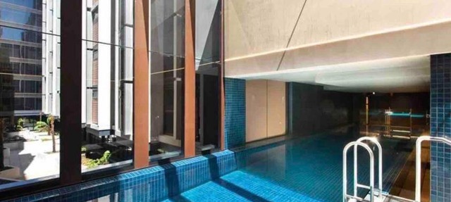 Midnight Luxe 1BR Apartment in the heart of Braddon Views from L7 Pool Sauna Gym Secure Parking Wifi Wine