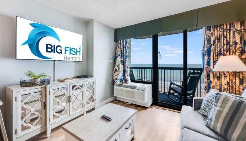Oceanfront condo Heated Pools & Breathtaking View!
